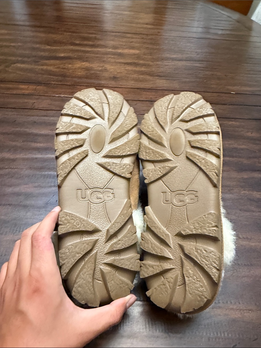 UGG Tan Slippers Woman US 10 SW - Picture 4 of 4